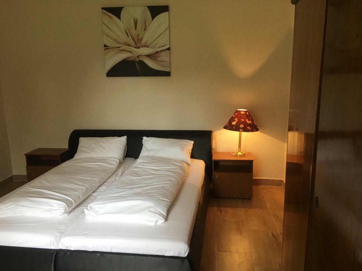 Napsugar Club Es Panzio Bed & Breakfast Fonyod ภายนอก รูปภาพ